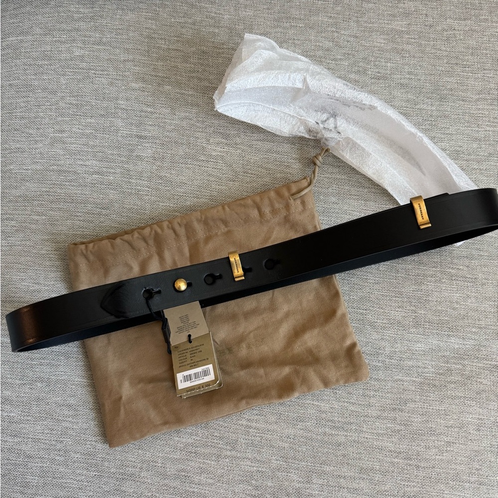 NWT Burberry Bridle Leather Ashmore 30MM belt in Black